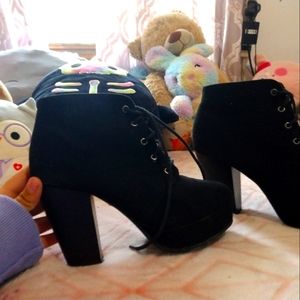 Size 5 Black heeled ankle boots
